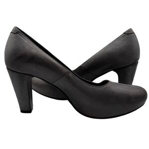 Cordani Women 8 Gray Faux Leather Block Heel Pumps Made in Italy Old Fashioned